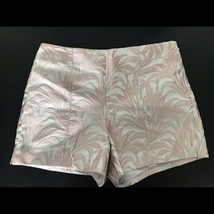 Intermix shorts 🌸 white and pink size L